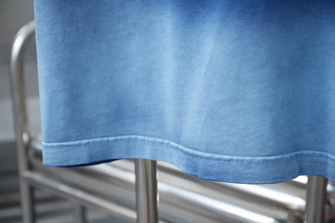 🅿️210 Ch*ome Hearte 25SS early spring new style, short-sleeved with Kro heart logo and rhinestones, light luxury, essential item for daily commuting for men and women, correct version, welcome to compare, detailed features · 320g 100% pure cotton double yarn jersey fabric · Custom dyed in the same vat, special thickened 32 pieces double-strand 1X1 thread · Digital direct printing ➕Australian imported pearlescent diamonds ➕Thick three-dimensional letter logo · Ready-made garments are dyed, then faded and fried with snowflakes, then washed to make them look old. · Common washing improves the effect. · Double-needle stitching and seam-crossing process. · Original main mark, washed tag, branded moisture-proof paper packaging. Color: black/blue/green. Size: S/M/L/XL.
